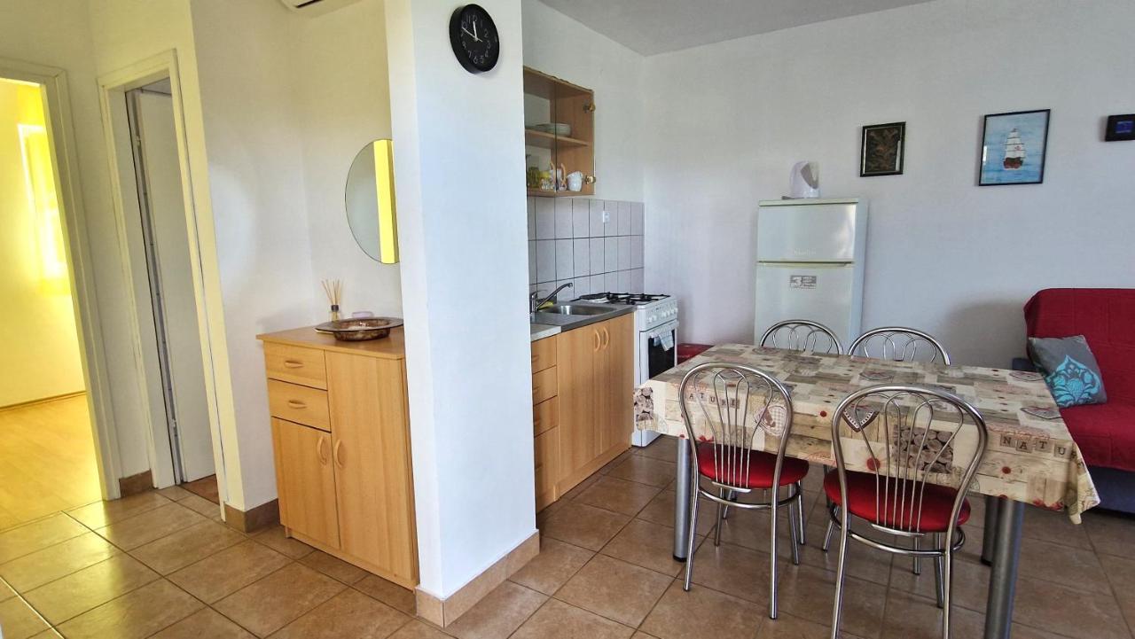 Apartment Hrzina Krk Town Eksteriør billede