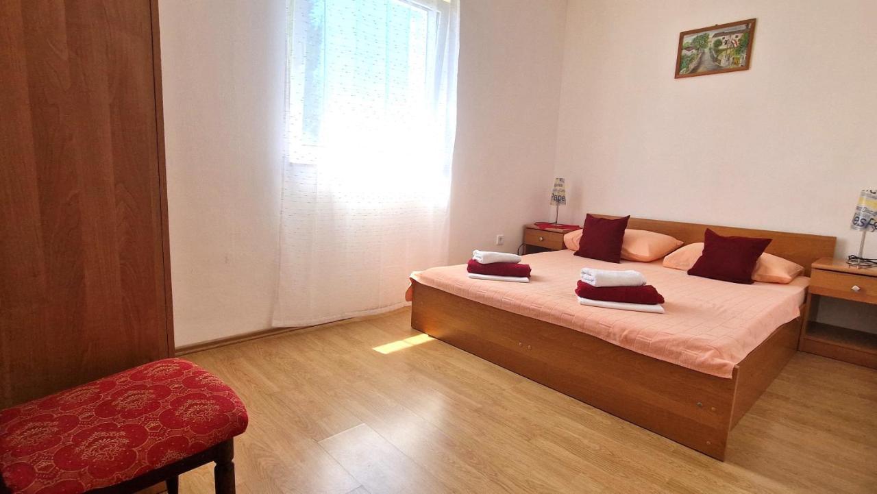 Apartment Hrzina Krk Town Eksteriør billede