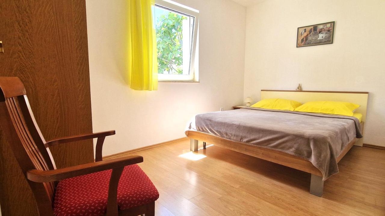 Apartment Hrzina Krk Town Eksteriør billede