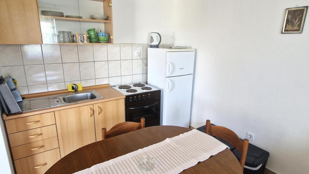 Apartment Hrzina Krk Town Eksteriør billede