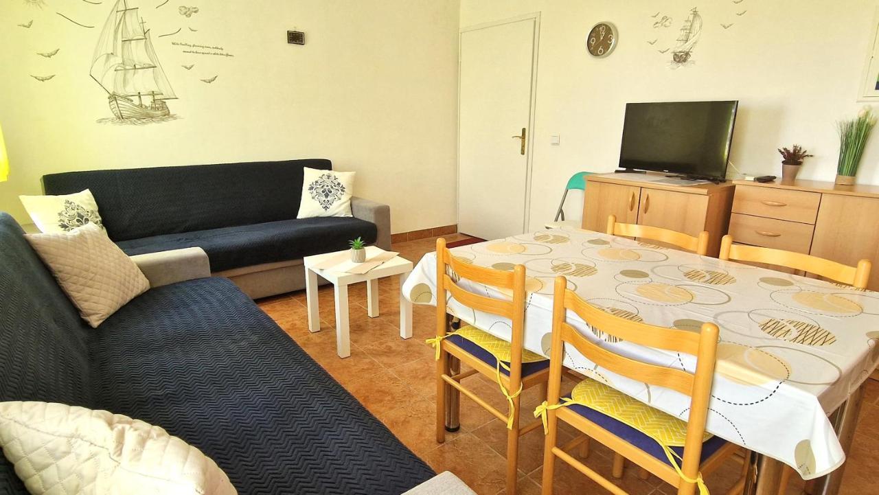 Apartment Hrzina Krk Town Eksteriør billede
