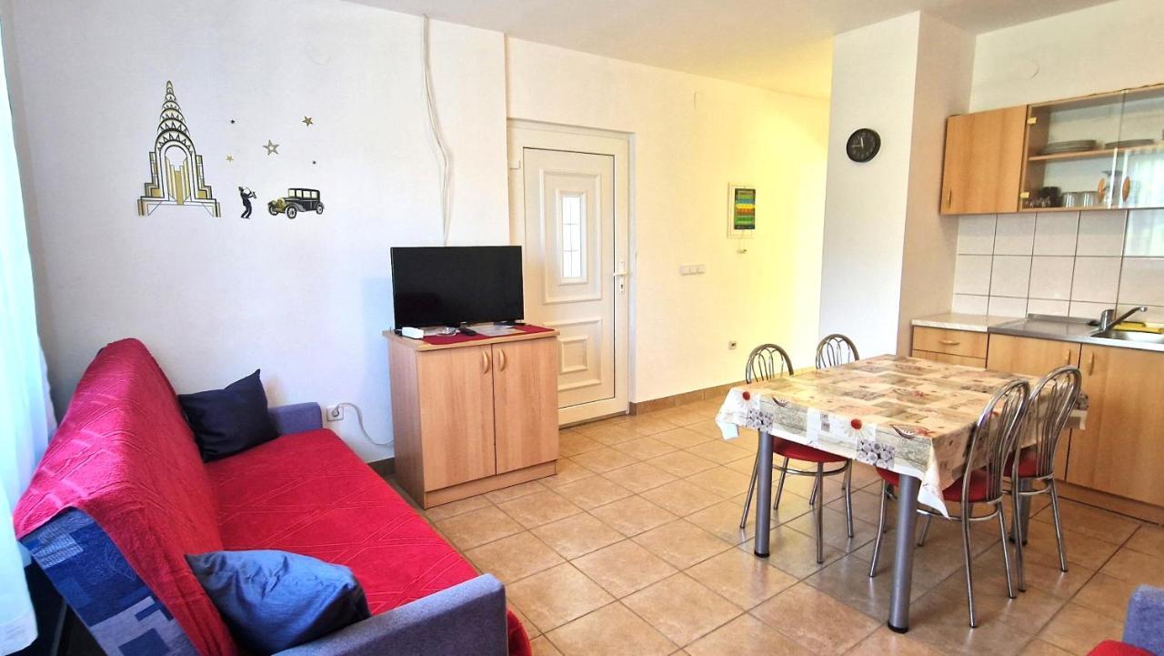 Apartment Hrzina Krk Town Eksteriør billede