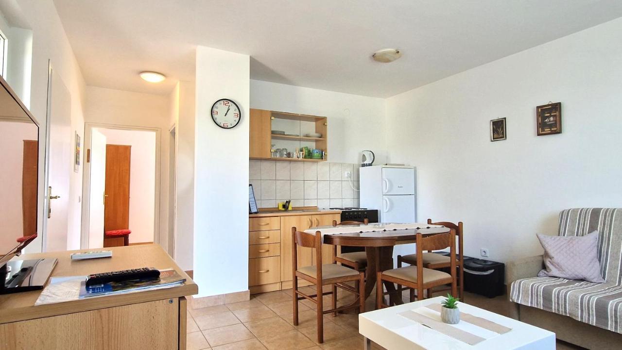 Apartment Hrzina Krk Town Eksteriør billede
