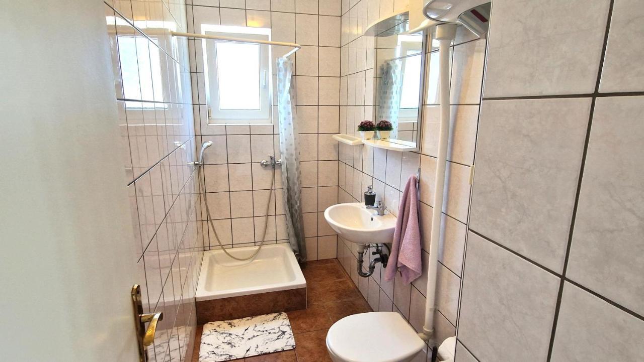 Apartment Hrzina Krk Town Eksteriør billede