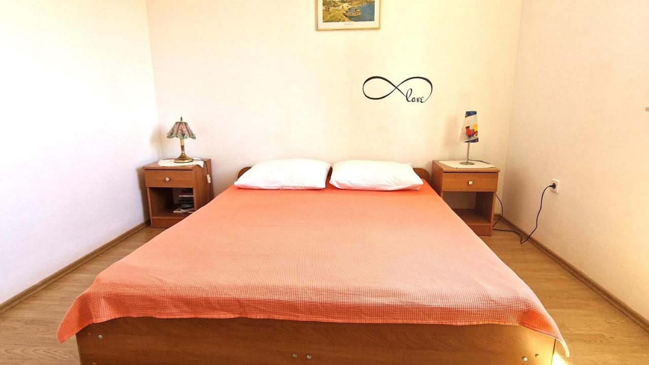 Apartment Hrzina Krk Town Eksteriør billede